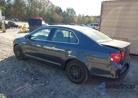 2005 Volkswagen Jetta 2.5 z USA, uszkodzony, nr VIN 3VWRF71K15M610926